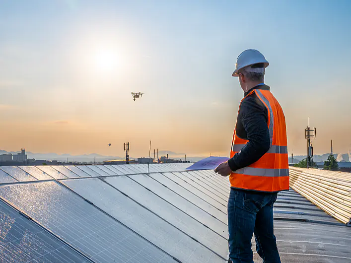 Harte Bedingungen, einfache Installation: Leitungsführung für PV-Anlagen