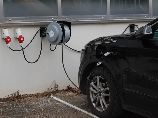 Komfortables und kompaktes E-Mobility Ladesystem