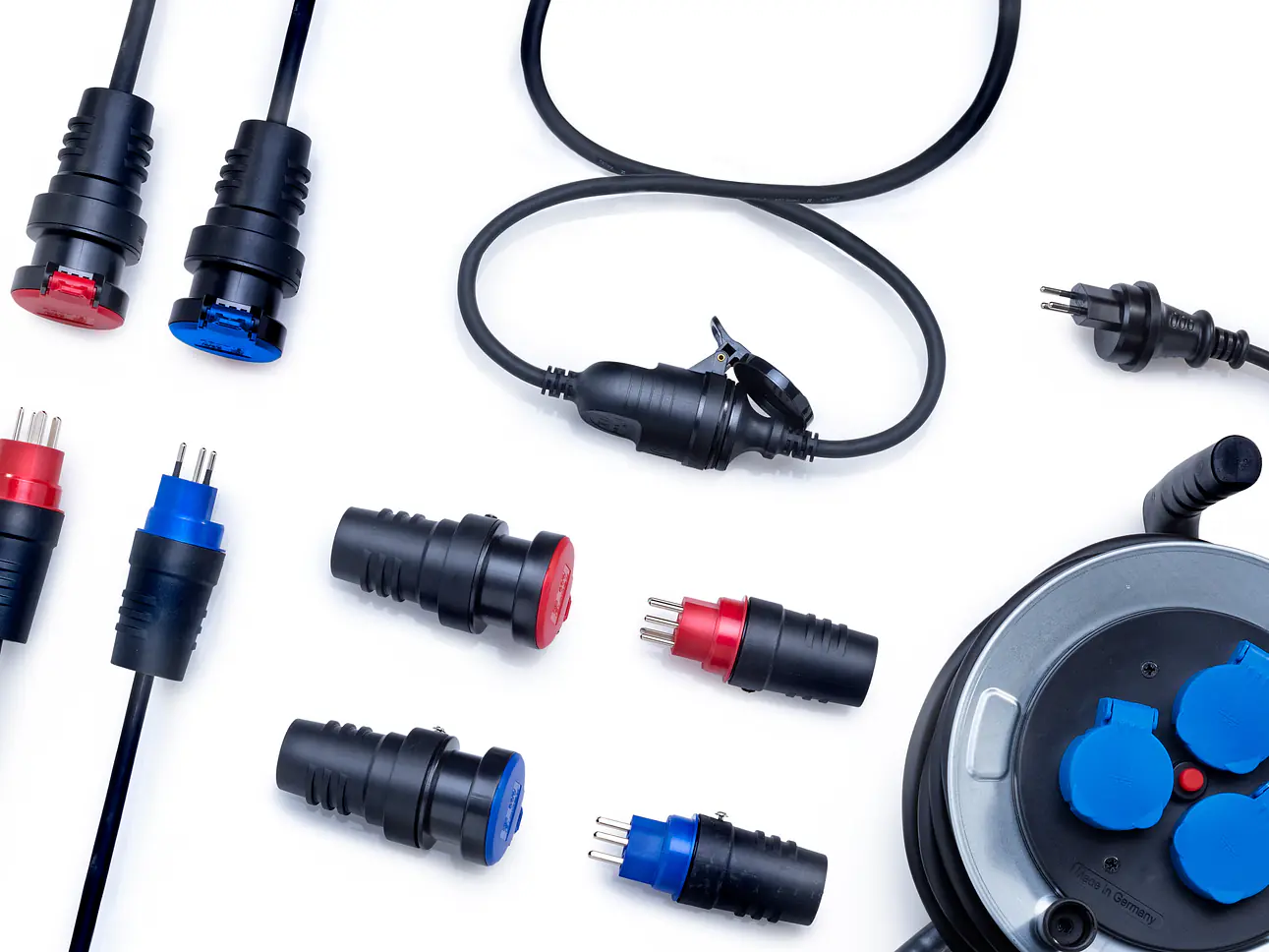 Stecker, Kupplungen, Kabelrollen und Verlängerungskabel mit Schutzklasse IP55 