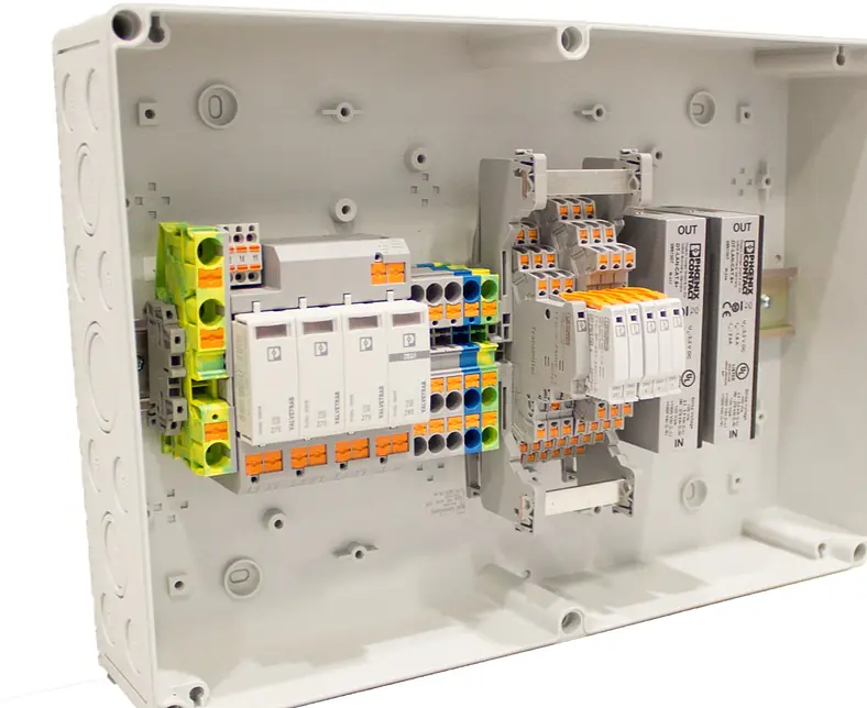 Elektiker Box 3er_offen_klein.jpg