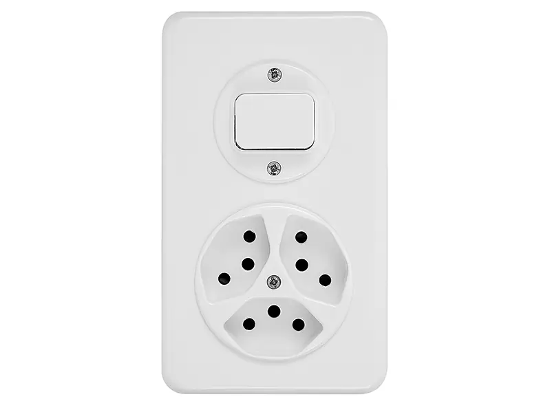 SCHALTER UND STECKDOSEN